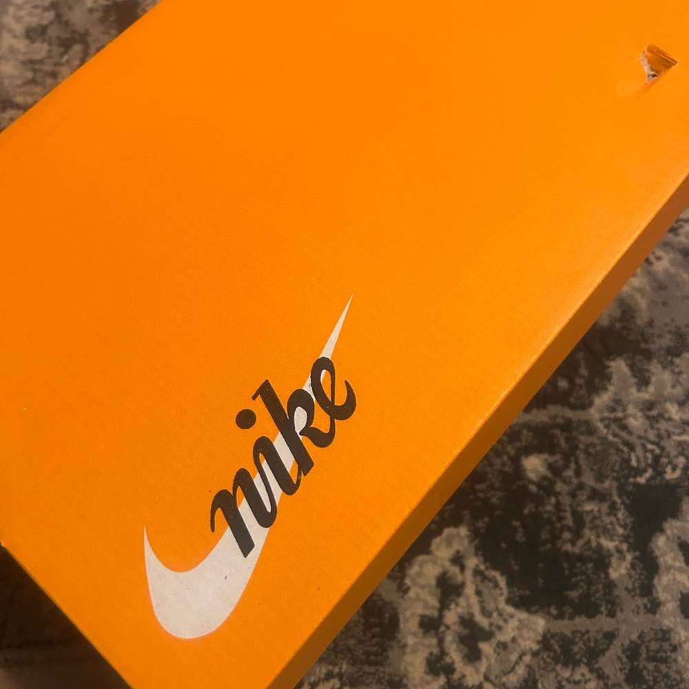 NWT Nike Cortez SE - Picture 5 of 5